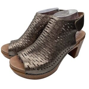 Dansko Tiffani Metallic Bronze Leather Perforated Block Heel open toe Sandals 39